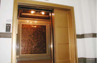 Image: elevator of the Main Building
