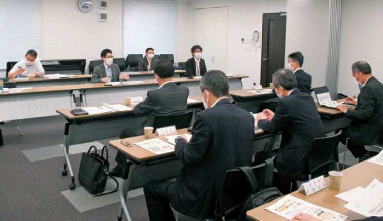 税理士との意見交換会の模様の写真