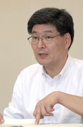 業務局国債業務課長の写真