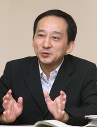 金融研究所制度基盤研究課長の写真