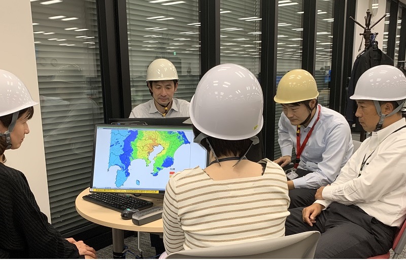 外国為替市場BCP対策会議事務局でのBCP訓練の模様の写真