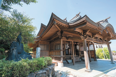 高津柿本神社の外観写真