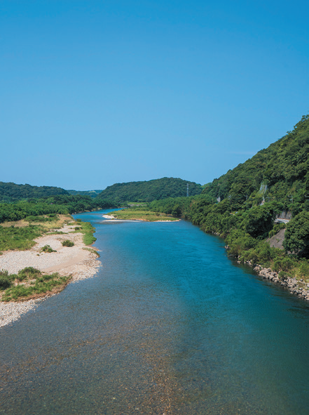 高津川を縦断方向に撮影した写真