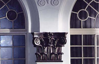 Image: Corinthian pillar capitals on the former banking floor of the Main Building