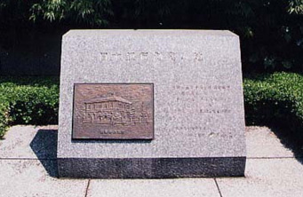 Image: stone monument  commemorating the Bank's birthplace