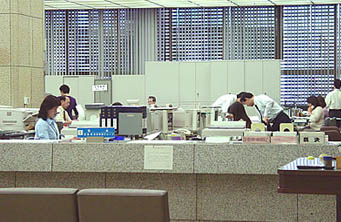 Image: banking floor and its counter that functions as the bank of banks