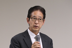 酒井 功 氏の講演の写真