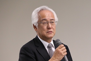 田中 正明 氏の講演の写真