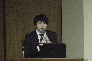 国土交通省 宮城 課長補佐による講演の写真