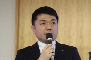 十六銀行 岡本シニアアドバイザーによる講演の写真