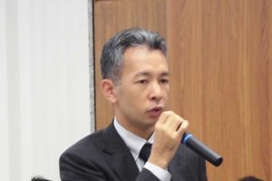 帝国データバンク 矢内副課長による講演の写真