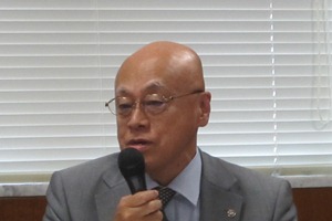 一般社団法人 しんきん事業承継支援ネットワーク 吉川 代表理事による講演の写真