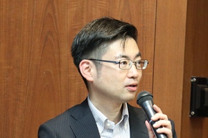 岡 金融高度化センター 企画役による講演の写真