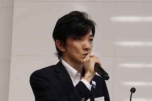 みずほフィナンシャルグループ 大久保シニアデジタルストラテジストによる講演の写真