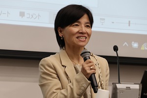 中空市場調査本部長の写真